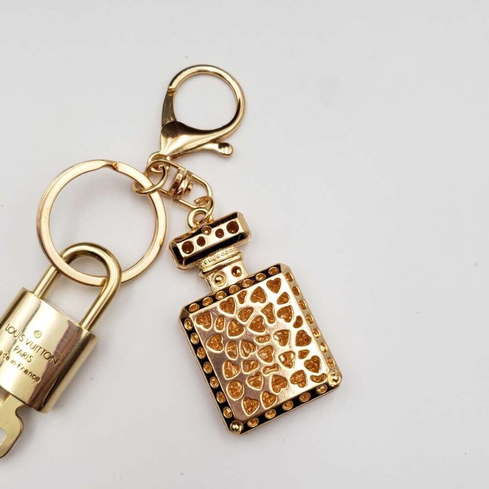 Louis Vuitton Gold Lock 🔑 Authentic LV Padlock + Bag Unbranded N5 Bottle Charm - Picture 3 of 9
